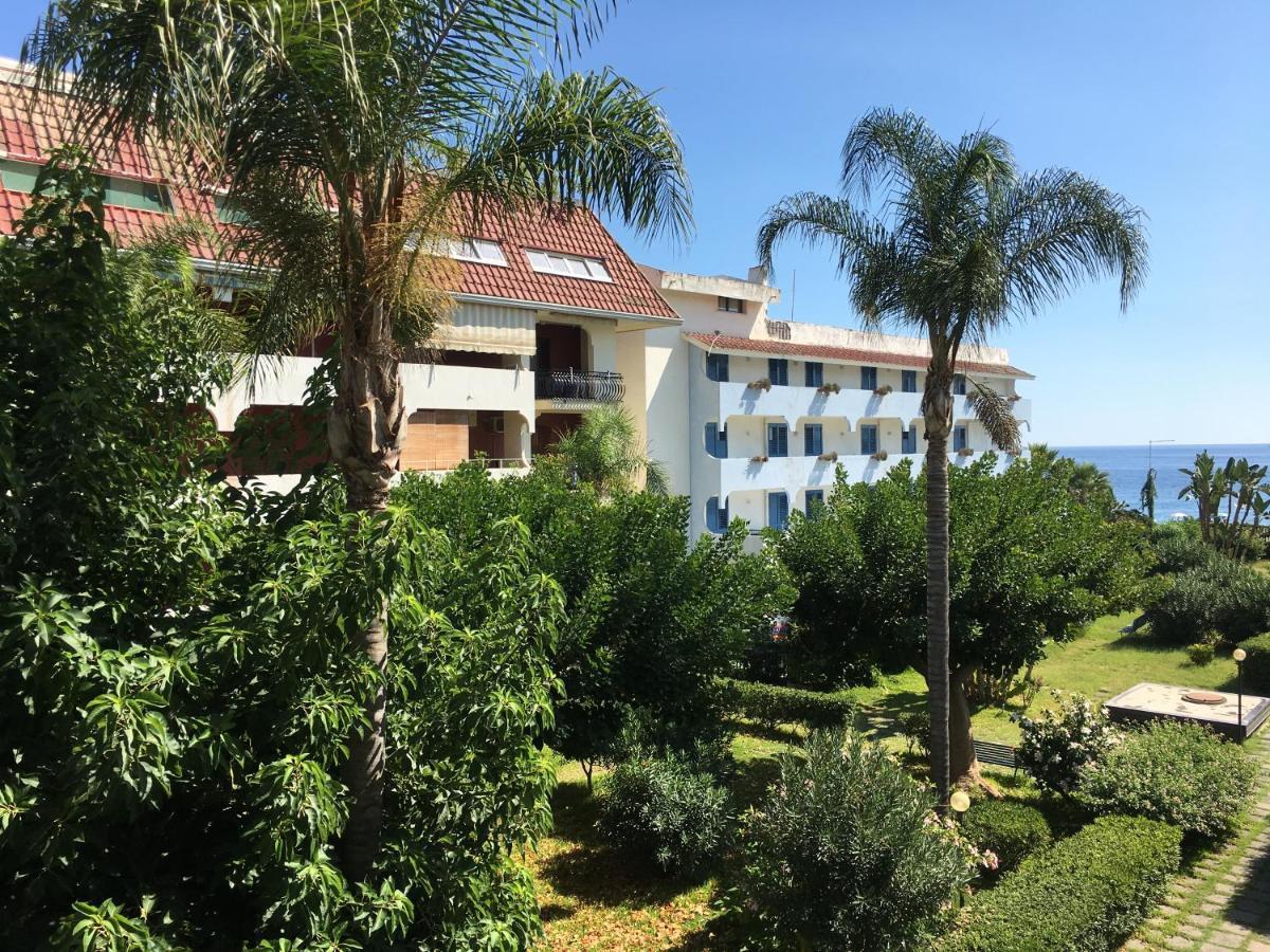 Baia Degli Dei - Living La Nike Leilighet Giardini Naxos Eksteriør bilde